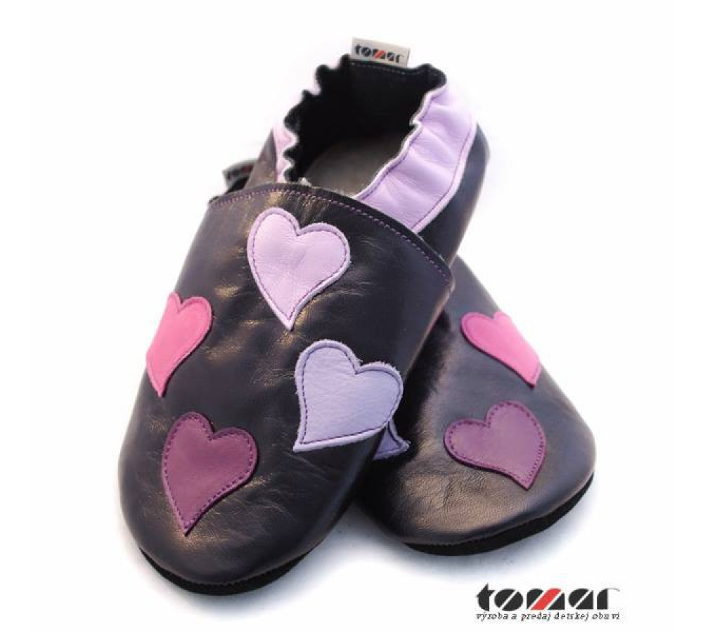 Kožené capačky Tomar so srdiečkami