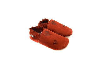 Kožené capačky Tomar červené srdcia