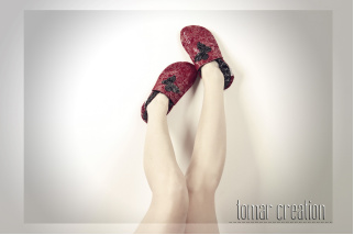 Kožené capačky Tomar motýľ na červenej