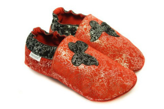 Kožené capačky Tomar motýľ na červenej